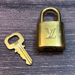 Louis Vuitton Padlock with Key #301